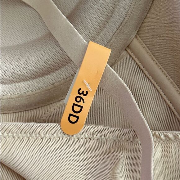 Maidenform Tummy Control Shapewear Bodysuit Built-In Underwire Bra, 36DD, NWT - Picture 10 of 11